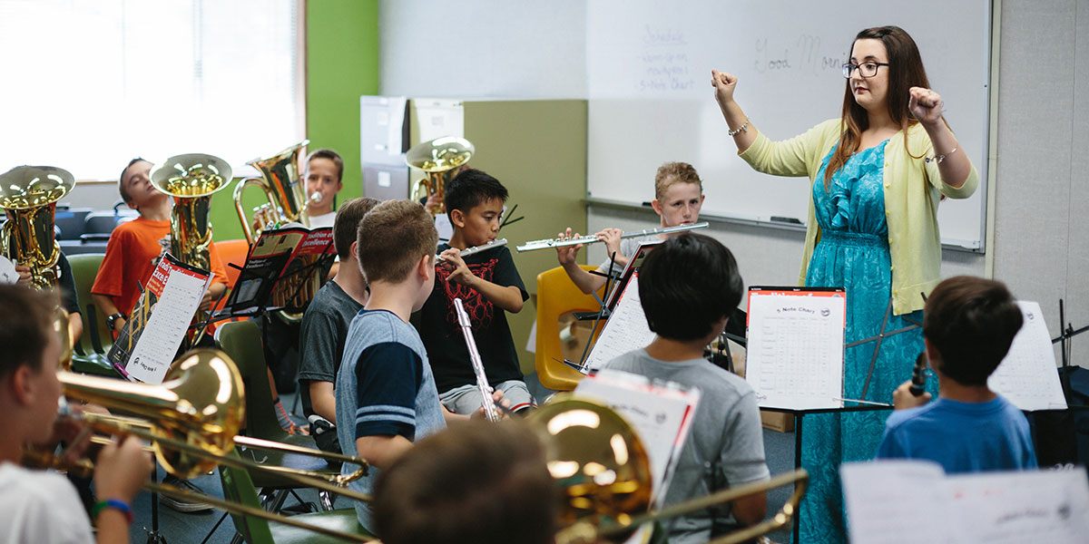 Catherine Standridge teaching her music class